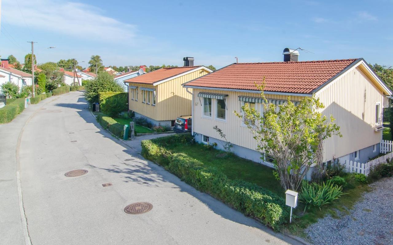 Tallkrogen Romantic House - Upper Or Lower Apartment Стокгольм Екстер'єр фото