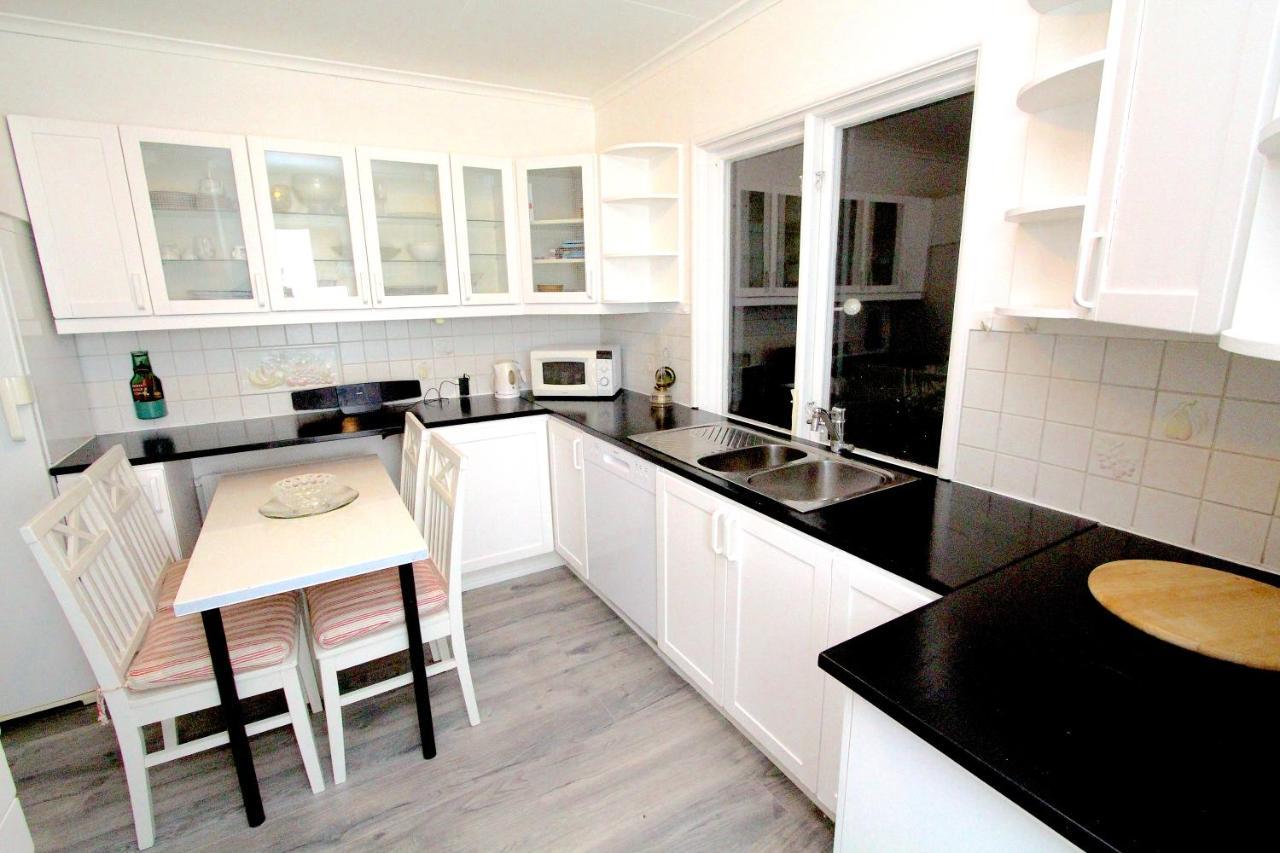 Tallkrogen Romantic House - Upper Or Lower Apartment Стокгольм Екстер'єр фото