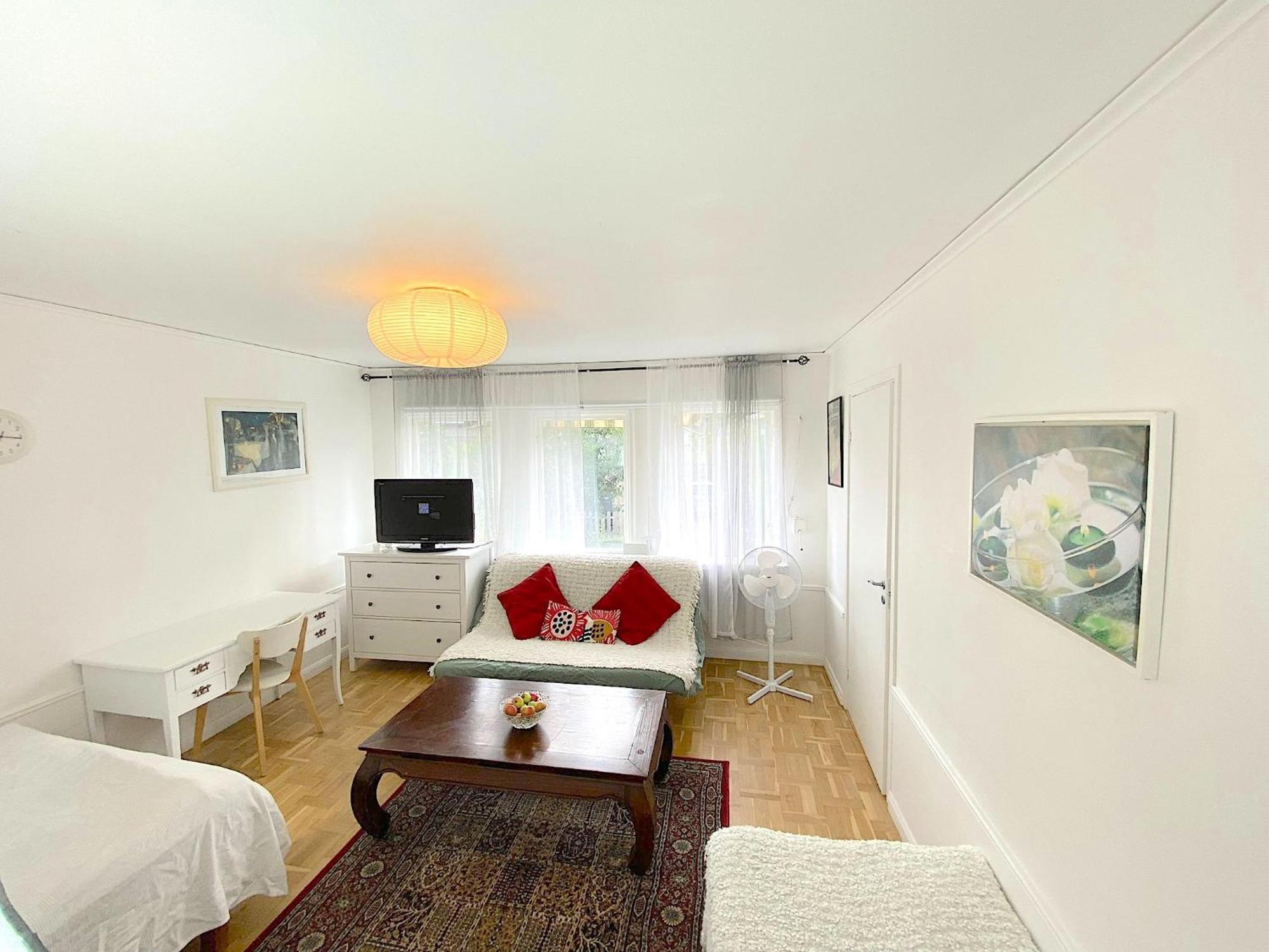 Tallkrogen Romantic House - Upper Or Lower Apartment Стокгольм Екстер'єр фото